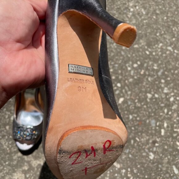 Badgley Mischka Silver Peep Toe Crystal Brooch Pumps - Picture 8 of 13